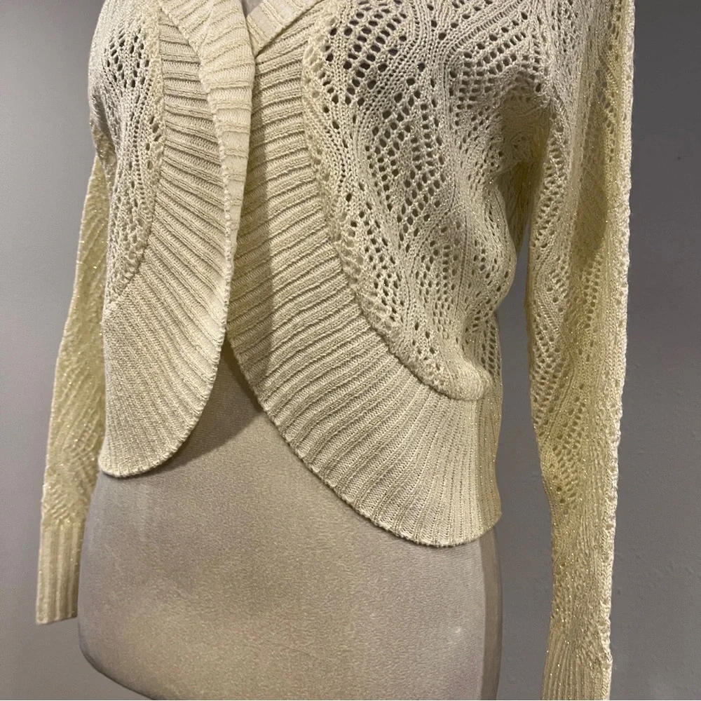 Cream Open-Front‎ Knit crop Sweater size small